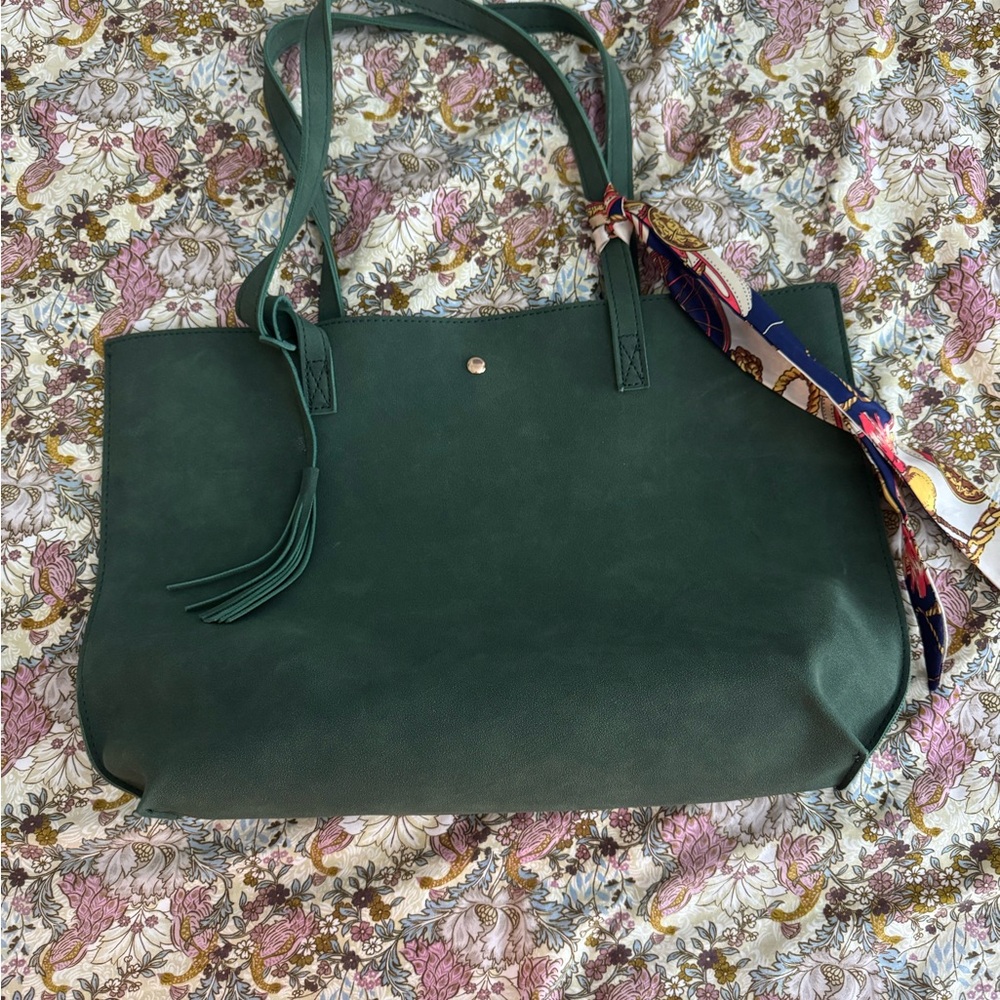 Source Unknown Forest Green Tote with Scarf Accent